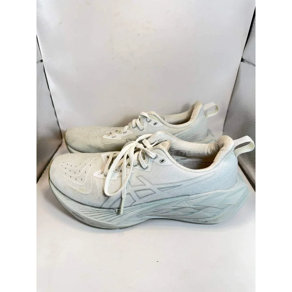 Asics Novablast 4 Mens Size 9 White Glacier Grey Running Shoes 1011B693